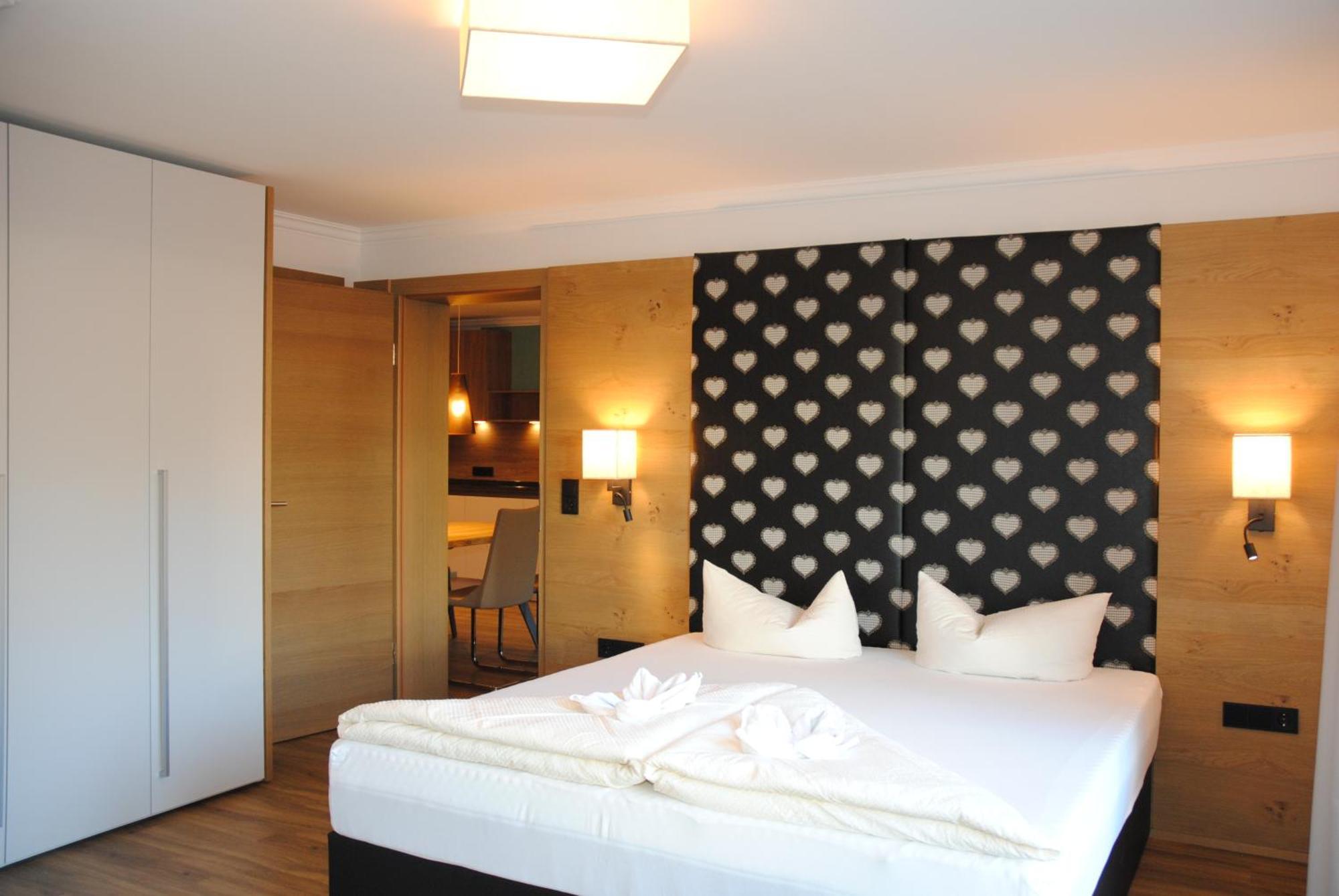 Resort Schrofenblick Mayrhofen Bagian luar foto