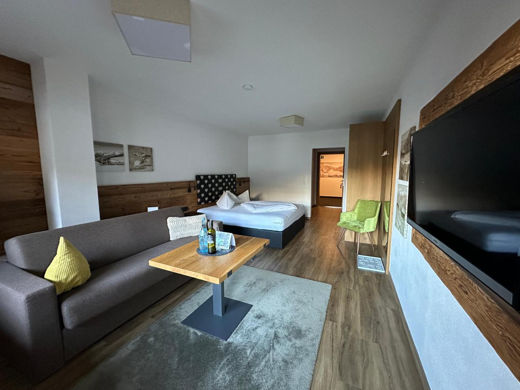 Resort Schrofenblick Mayrhofen Bagian luar foto