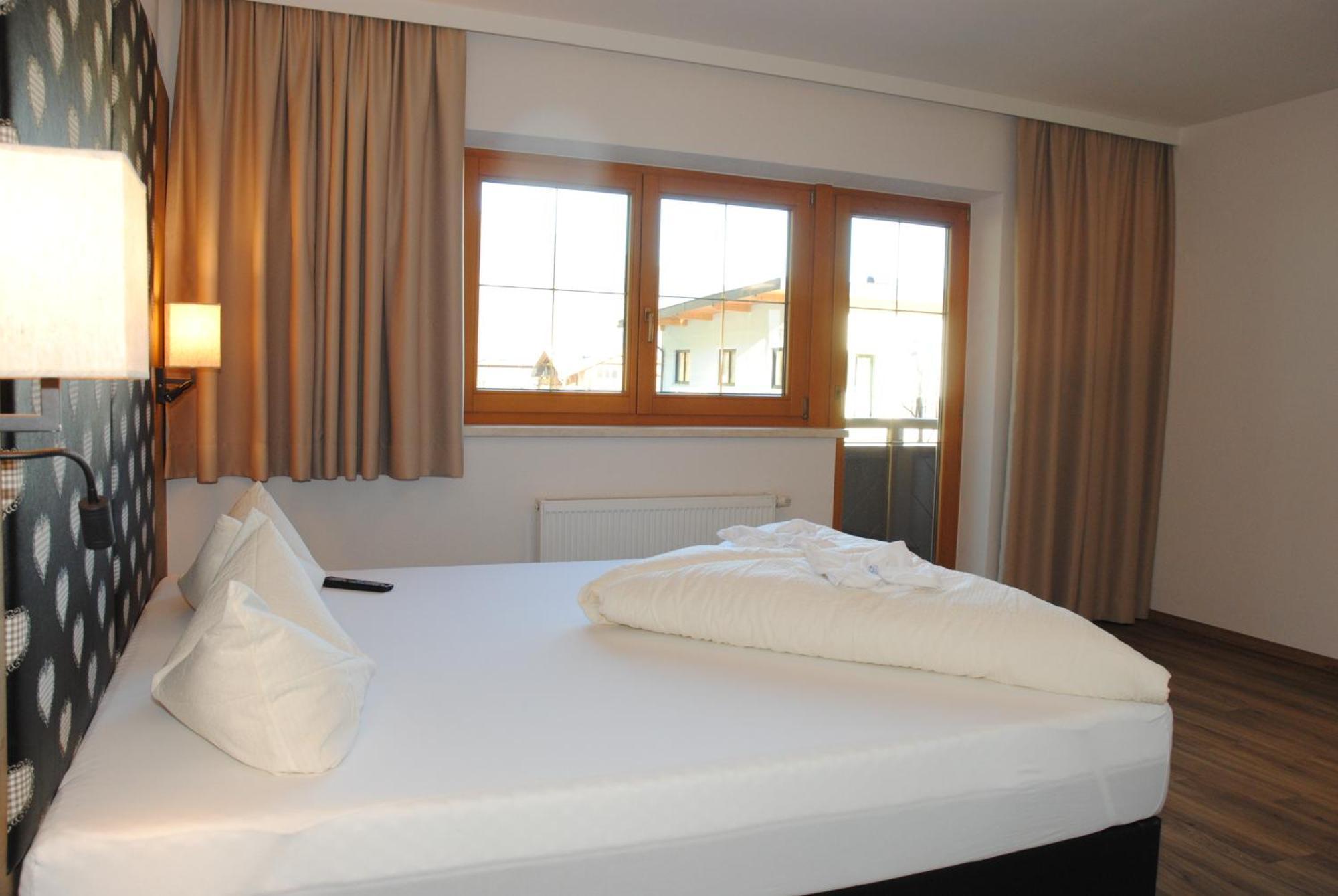 Resort Schrofenblick Mayrhofen Bagian luar foto