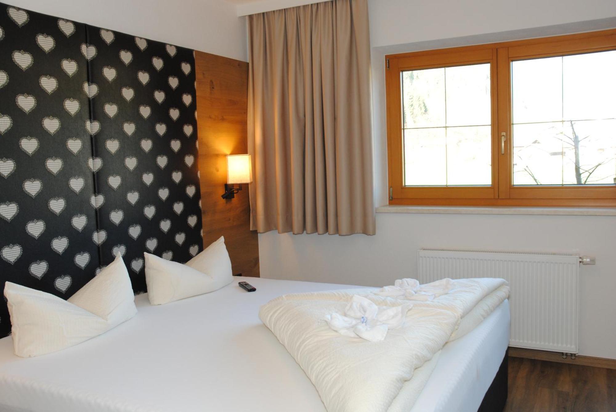 Resort Schrofenblick Mayrhofen Bagian luar foto