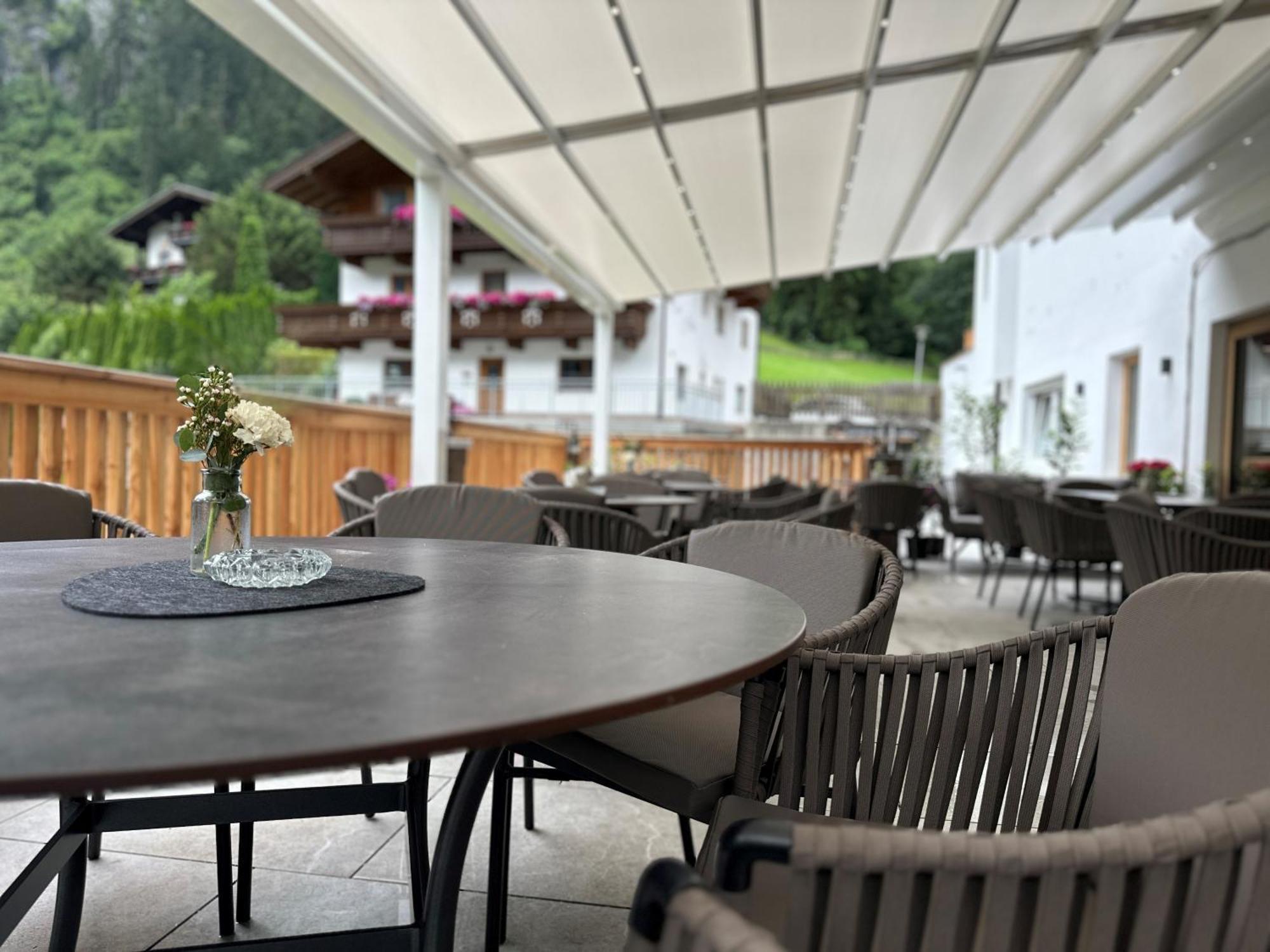 Resort Schrofenblick Mayrhofen Bagian luar foto