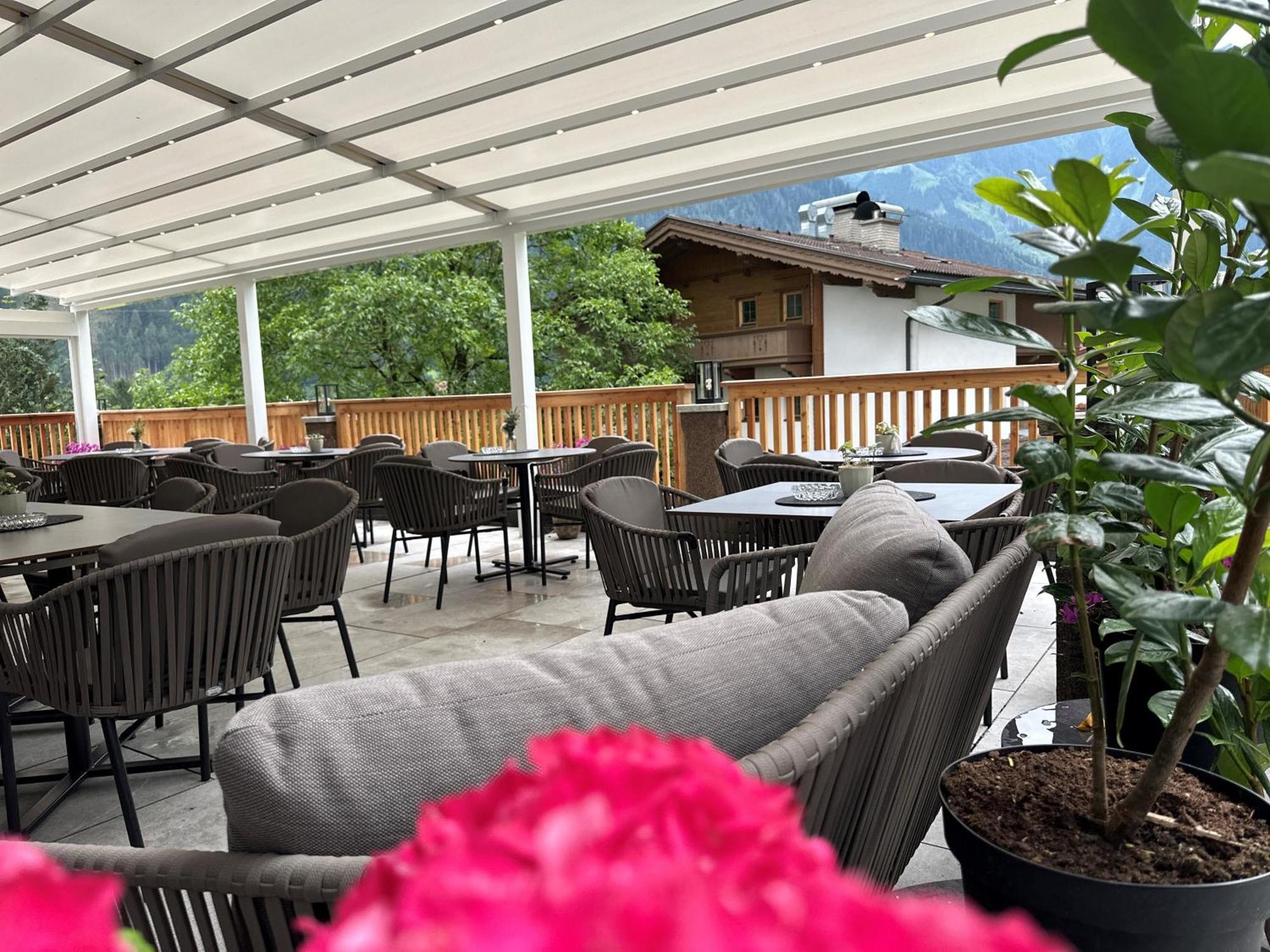Resort Schrofenblick Mayrhofen Bagian luar foto