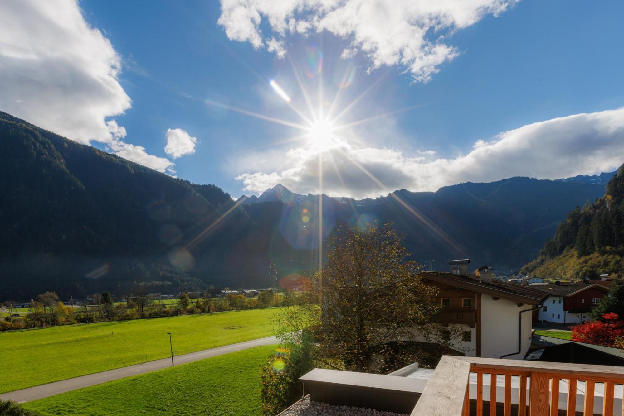 Resort Schrofenblick Mayrhofen Bagian luar foto
